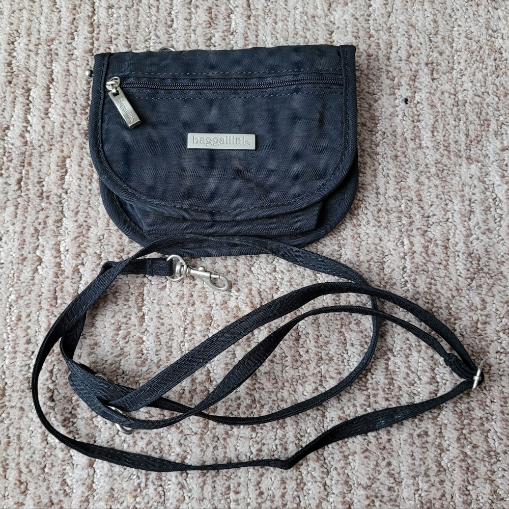 Baggallini Black Crossbody Wallet Bag